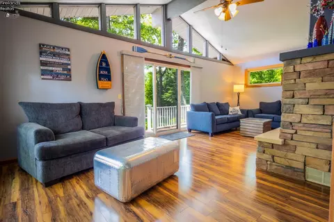 Living - 691 Timothy Dr, Willard, OH 44890 photo 1 of 7