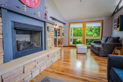 Living - 691 Timothy Dr, Willard, OH 44890 photo 7 of 7