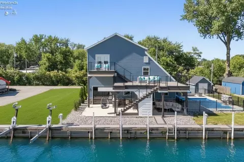 4690 E Johnson Ave, Port Clinton, OH 43452