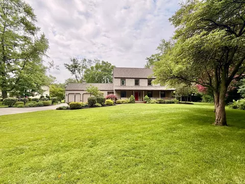 27 Ridge Dr, Fremont, OH 43420