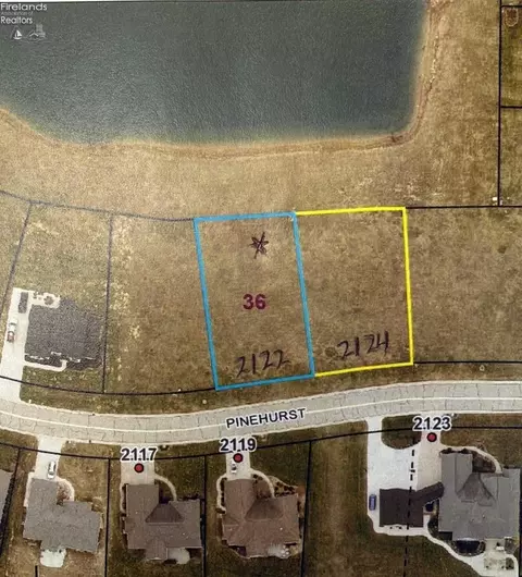 2122 Pinehurst Trl, Fremont, OH 43420