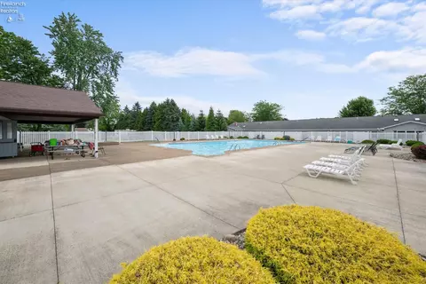 Exterior - 937 Ridgeview Dr, Huron, OH 44839 photo 4 of 8