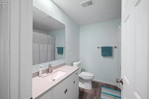 Bath - 937 Ridgeview Dr, Huron, OH 44839 photo 3 of 3