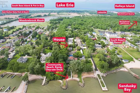 2497 S Oak Knoll Dr, Marblehead, OH 43440