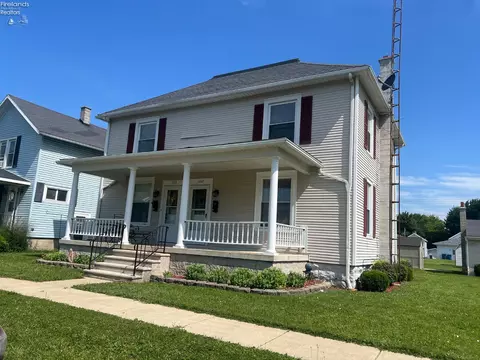 1002 Roosevelt St, Fremont, OH 43420