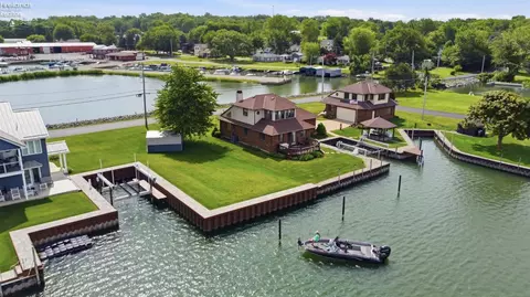 522 Gravel Bar Rd, Marblehead, OH 43440