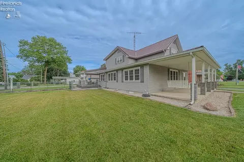 Exterior - 601 Fort St, Old Fort, OH 44861 photo 3 of 5