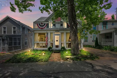 225 Sycamore Ave, Lakeside, OH 43440