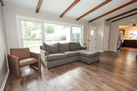 Living - 103 Roger Ave, Bellevue, OH 44811 photo 3 of 7