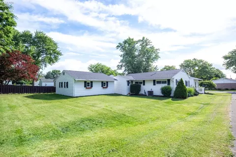 Exterior - 103 Roger Ave, Bellevue, OH 44811 photo 4 of 4