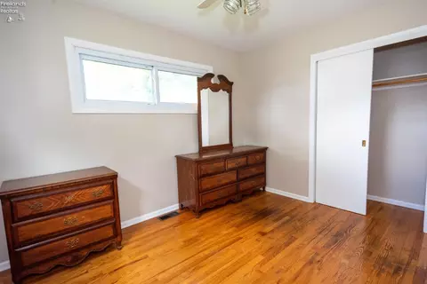 Bedroom - 103 Roger Ave, Bellevue, OH 44811 photo 5 of 6