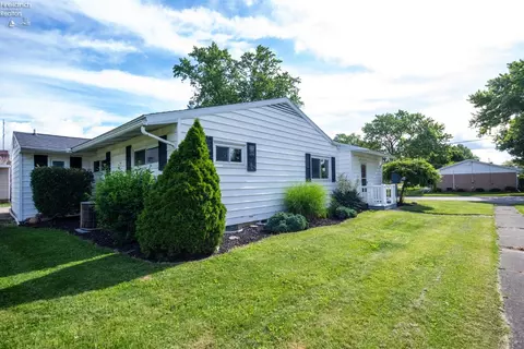 Exterior - 103 Roger Ave, Bellevue, OH 44811 photo 3 of 4