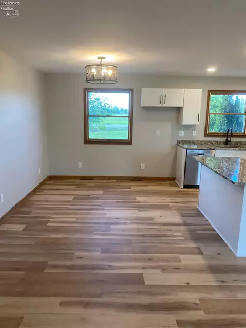 Dining - 5580 E Port Clinton Eastern Rd, Marblehead, OH 43440 photo 1 of 1