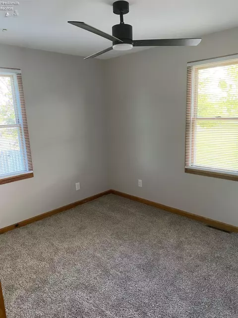 Bedroom - 5580 E Port Clinton Eastern Rd, Marblehead, OH 43440 photo 4 of 5