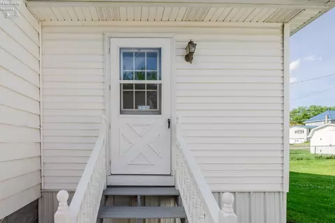 Exterior - 705 Clark St, Willard, OH 44890 photo 2 of 5