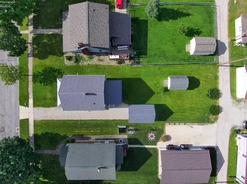 View/Area - 705 Clark St, Willard, OH 44890 photo 2 of 4