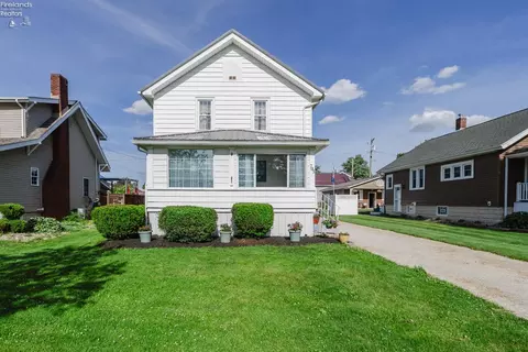 705 Clark St, Willard, OH 44890