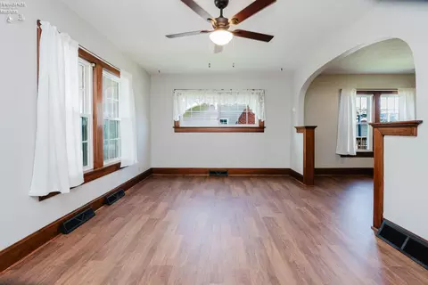 Living - 705 Clark St, Willard, OH 44890 photo 4 of 9