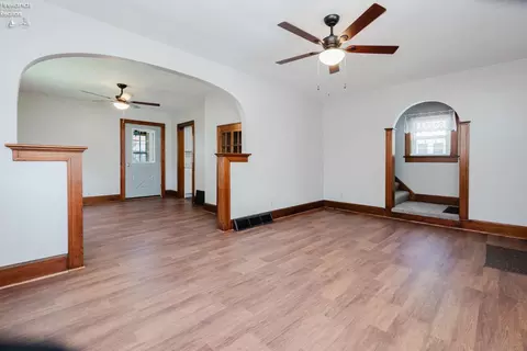 Living - 705 Clark St, Willard, OH 44890 photo 5 of 9