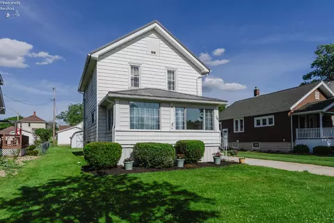 Exterior - 705 Clark St, Willard, OH 44890 photo 3 of 5