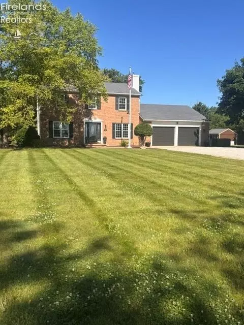 3640 S Opfer Lentz Rd, Woodville, OH 43469