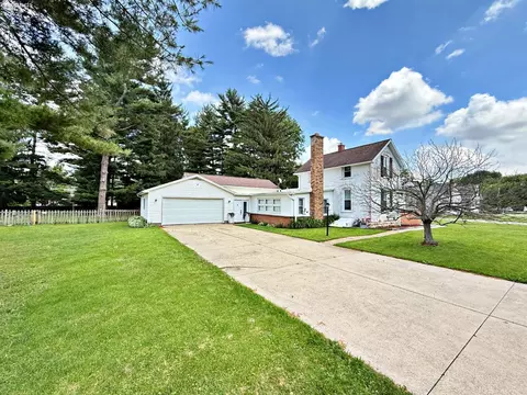 827 Upton Rd, Fremont, OH 43420