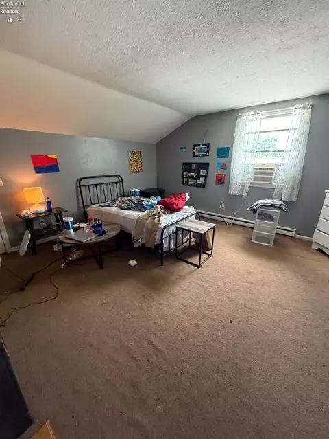 Bedroom - 1025 S Myrtle Ave, Willard, OH 44890 photo 2 of 2