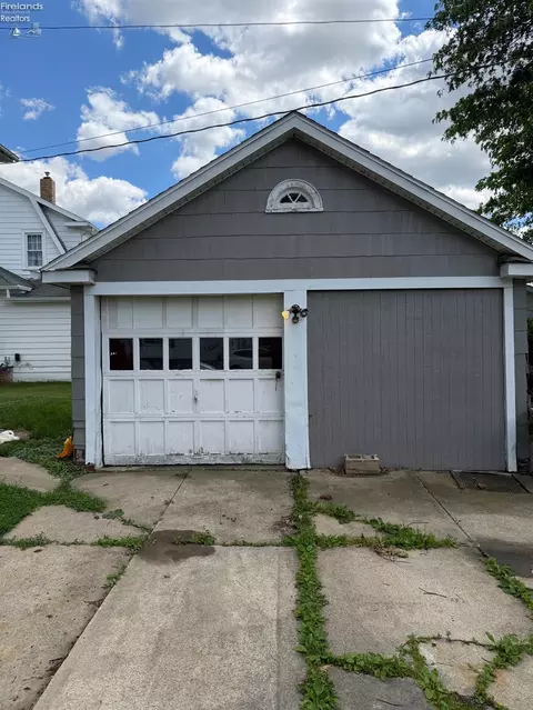 902 S Myrtle Ave, Willard, OH 44890 photo 4