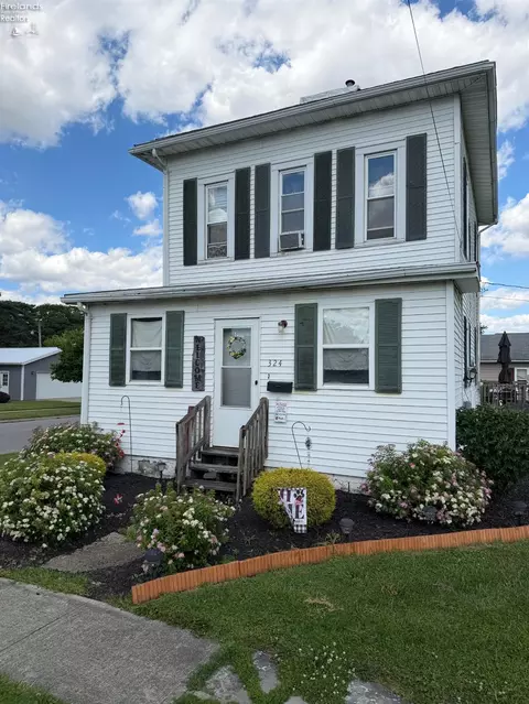 324 Keefer St, Willard, OH 44890 photo 6
