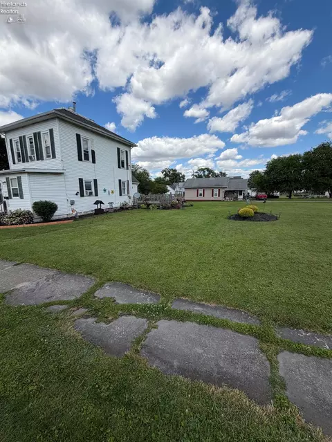 324 Keefer St, Willard, OH 44890 photo 7
