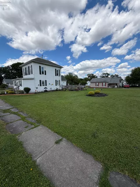 324 Keefer St, Willard, OH 44890 photo 5