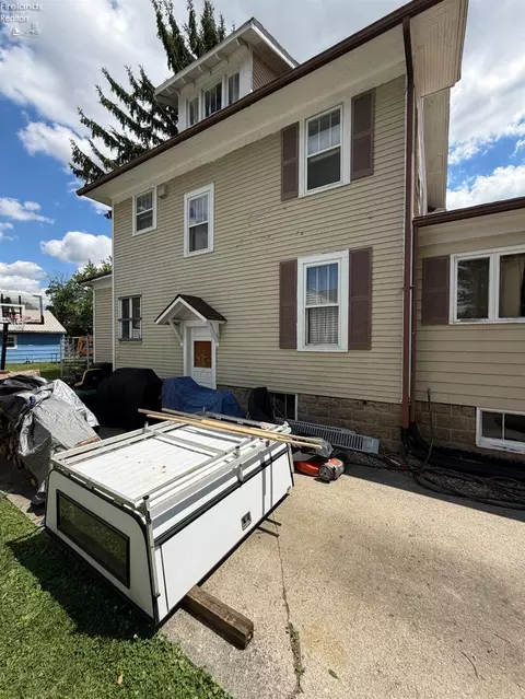 607 S Myrtle Ave, Willard, OH 44890 photo 3