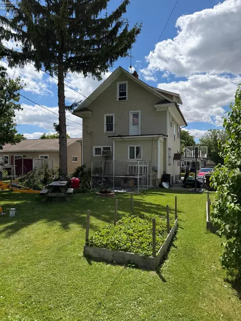 607 S Myrtle Ave, Willard, OH 44890 photo 6