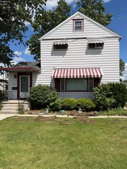 211 Woodbine St, Willard, OH 44890