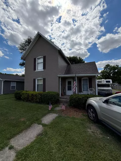 19 N Main St, Willard, OH 44890