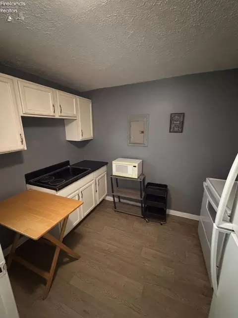 19 N Main St, Willard, OH 44890 photo 7