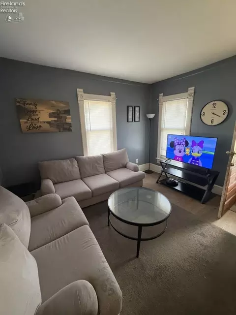 19 N Main St, Willard, OH 44890 photo 9