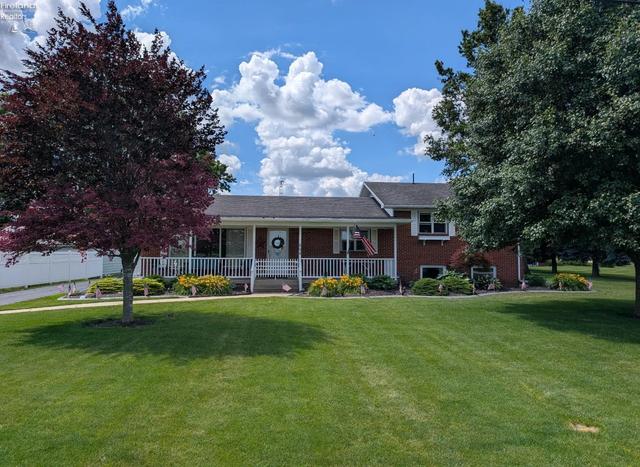 864 E County Road 40, Tiffin, OH 44883