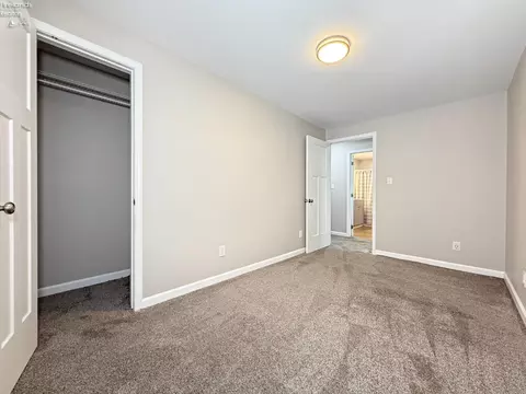 Bedroom - 480 E Perry St, Tiffin, OH 44883 photo 4 of 6