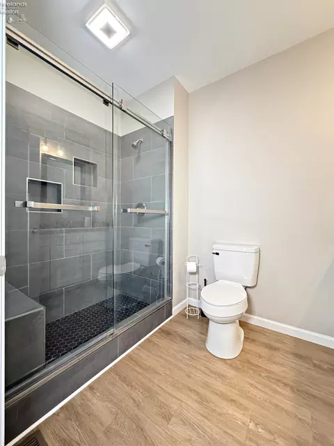 Bath - 480 E Perry St, Tiffin, OH 44883 photo 1 of 3
