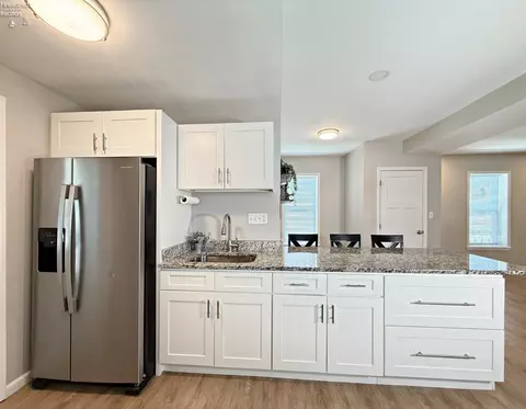 Kitchen - 480 E Perry St, Tiffin, OH 44883 photo 3 of 4