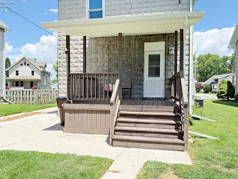 Exterior - 480 E Perry St, Tiffin, OH 44883 photo 7 of 9