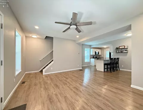 Living - 480 E Perry St, Tiffin, OH 44883 photo 4 of 4