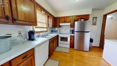 Kitchen - 938 Tamarack Dr, Willard, OH 44890 photo 1 of 5