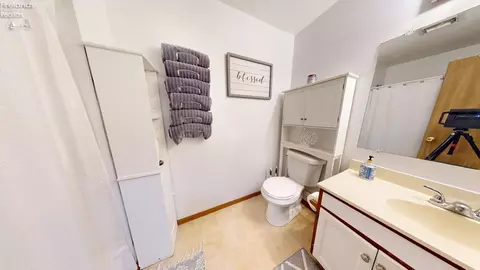 Bath - 938 Tamarack Dr, Willard, OH 44890 photo 2 of 5