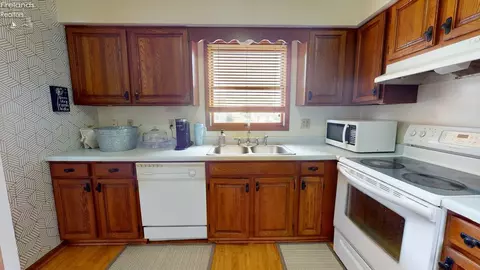 Kitchen - 938 Tamarack Dr, Willard, OH 44890 photo 2 of 5