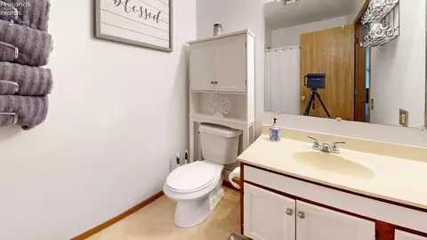 Bath - 938 Tamarack Dr, Willard, OH 44890 photo 5 of 5