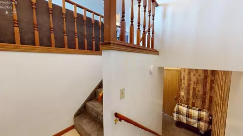 Entry Way - 938 Tamarack Dr, Willard, OH 44890 photo 2 of 2