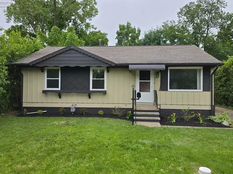 1460 Dixon Dr, Sandusky, OH 44870