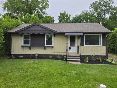 1460 Dixon Dr, Sandusky, OH 44870